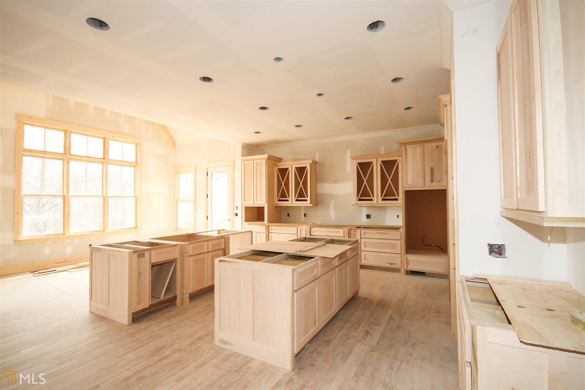 3260 Camellia Ln