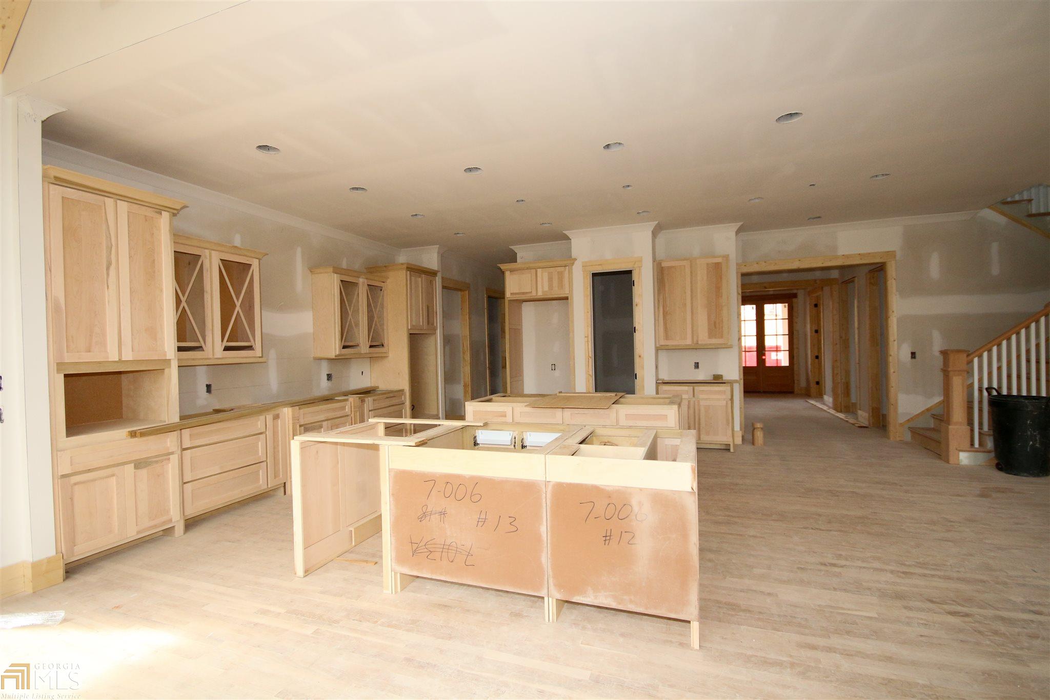 3260 Camellia Ln