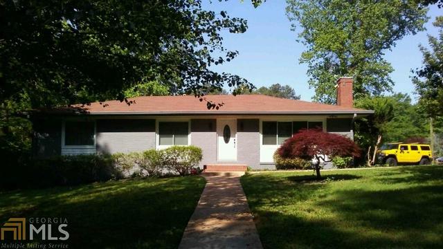 3297 Pinehill Dr