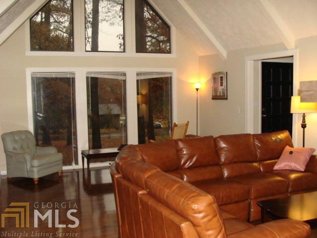 3085 Village Glen Trl