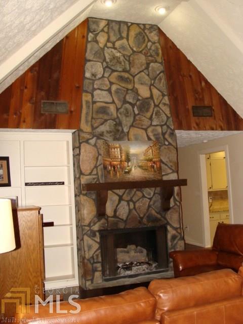 3085 Village Glen Trl