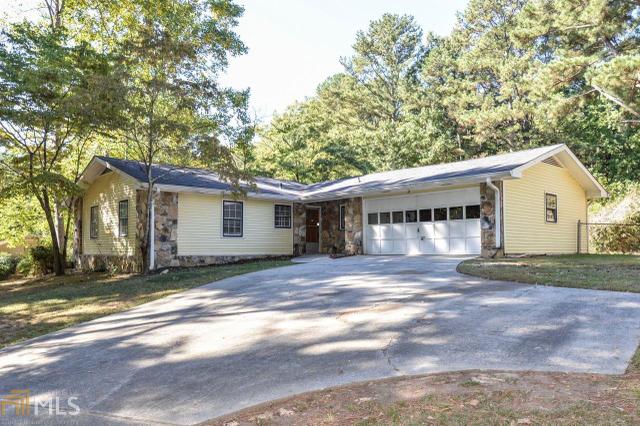2820 Park Chase Dr
