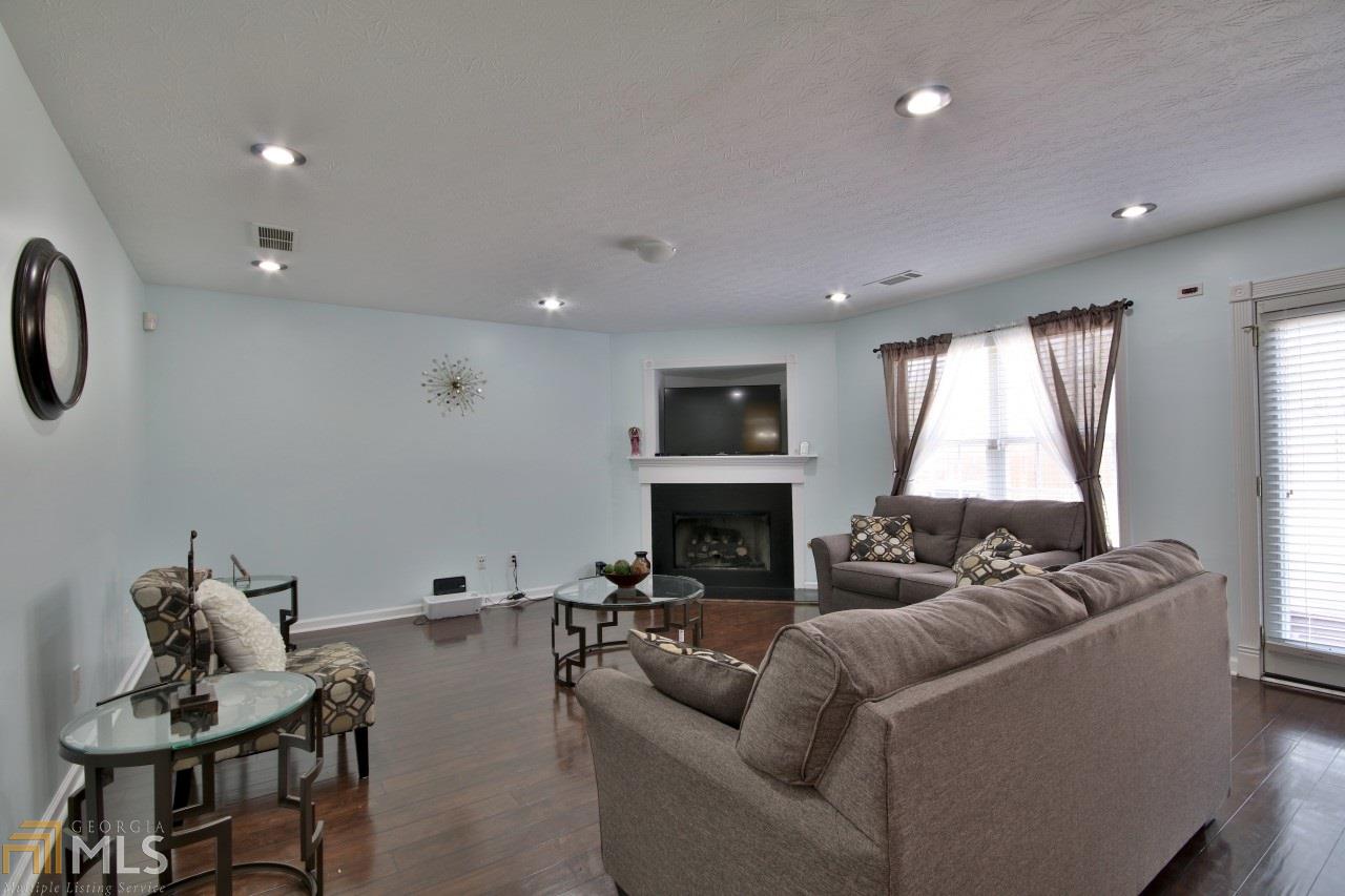 260 Lake Valley Dr