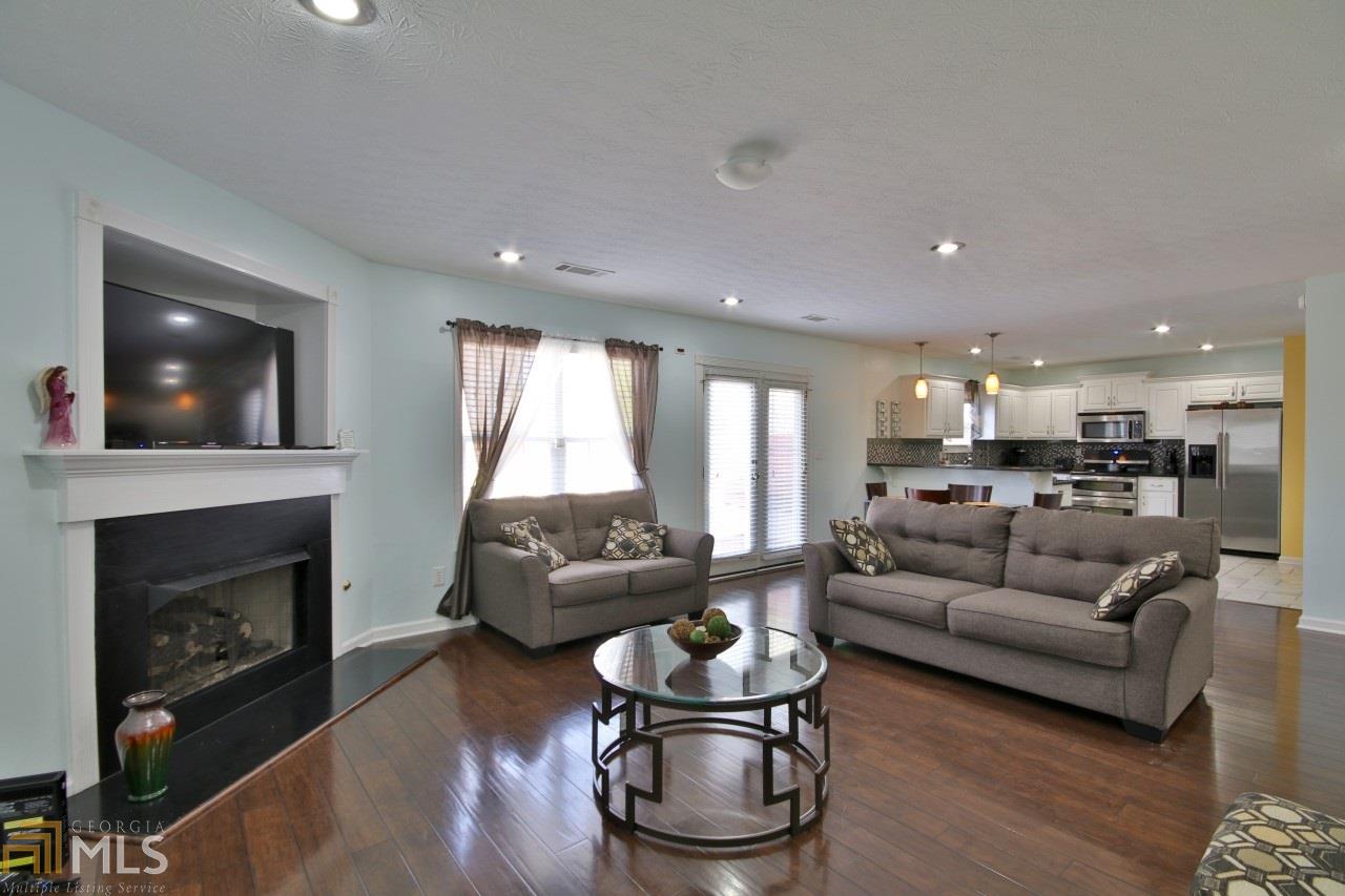 260 Lake Valley Dr