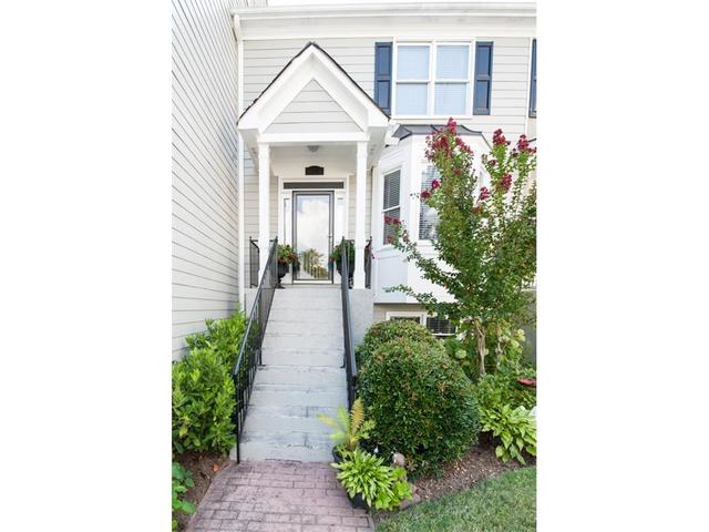 545 Columbia Dr SW