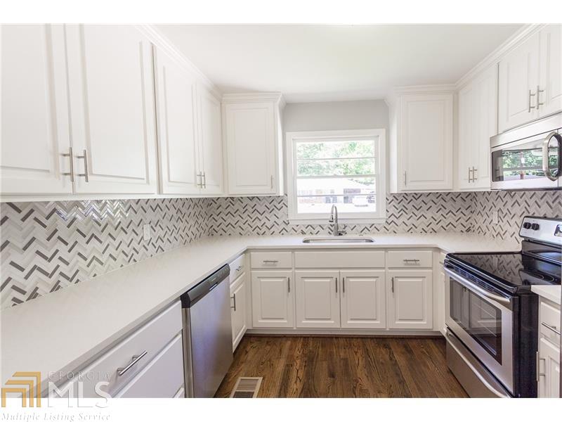 1989 Summer Gate Ct SW