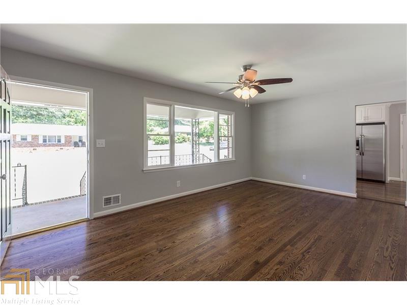 1989 Summer Gate Ct SW
