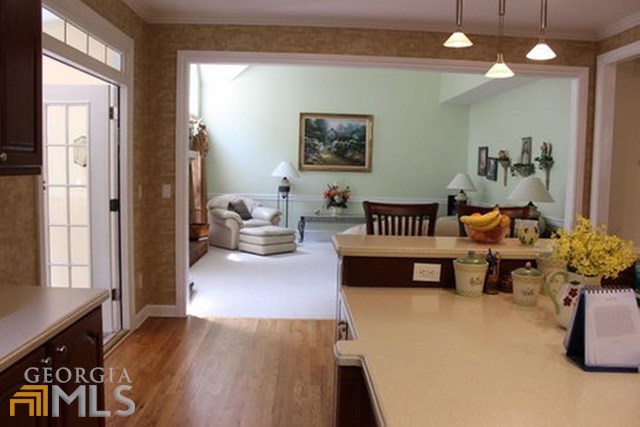 293 Lynshire Ct, Marietta GA 30064