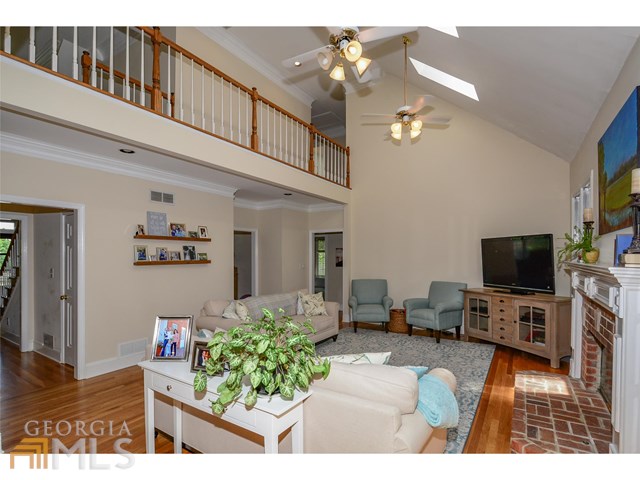 1182 Larson Ln, Marietta GA 30064