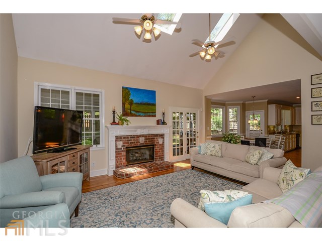 1182 Larson Ln, Marietta GA 30064
