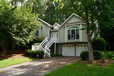 2208 Whitehall Dr NE