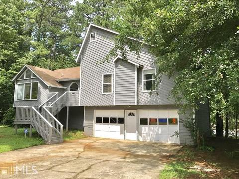 2208 Whitehall Dr NE