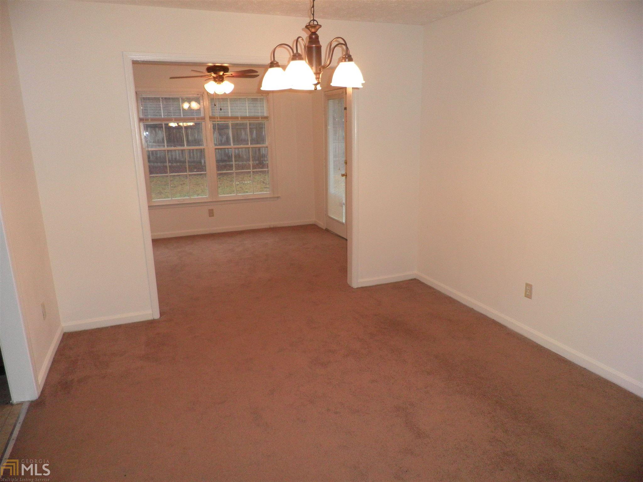 295 E Burns