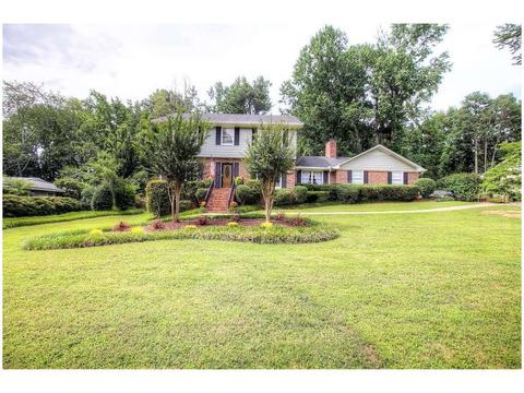 1040 Bradford Dr