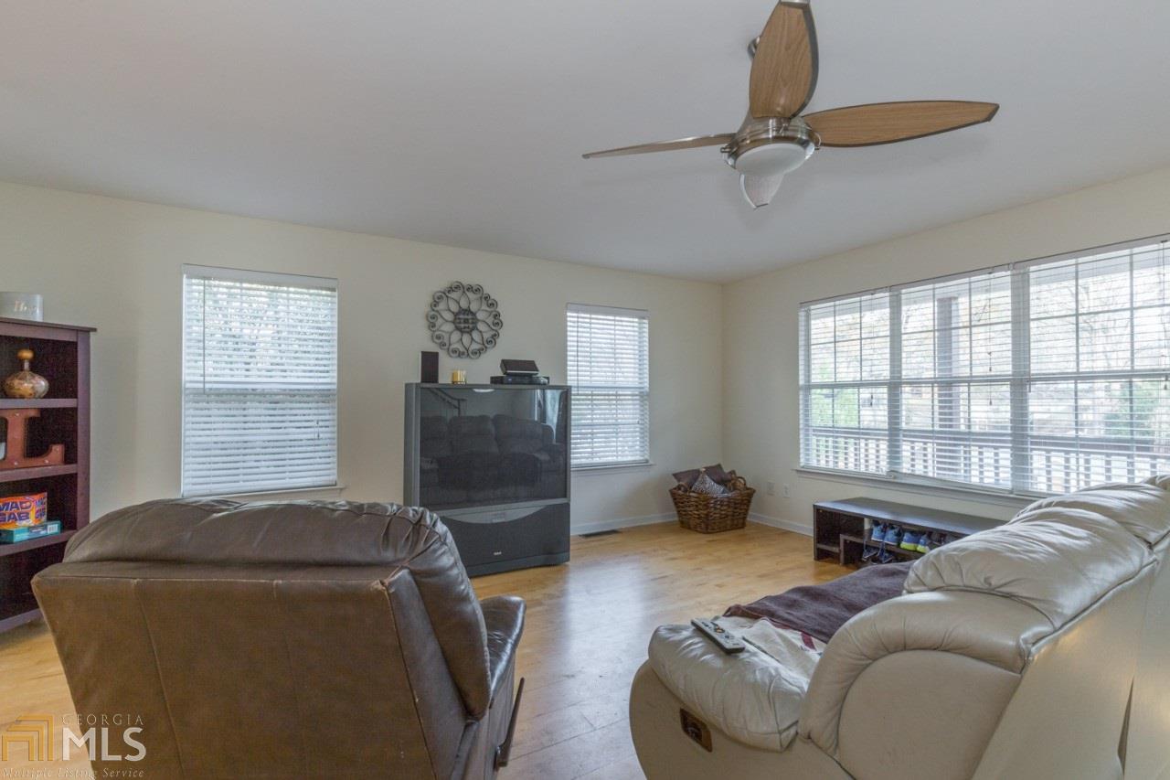 1494 Quebec Ct