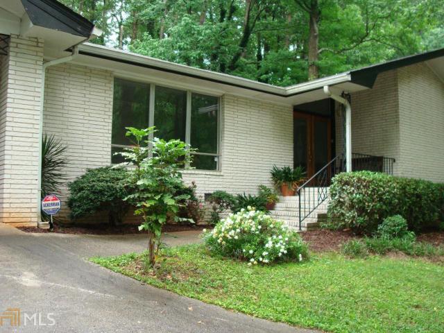 300 Braxton Pl