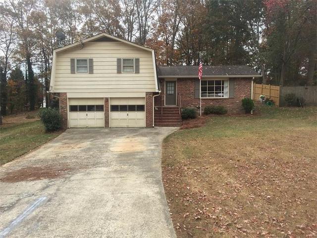 3438 Hill Dr