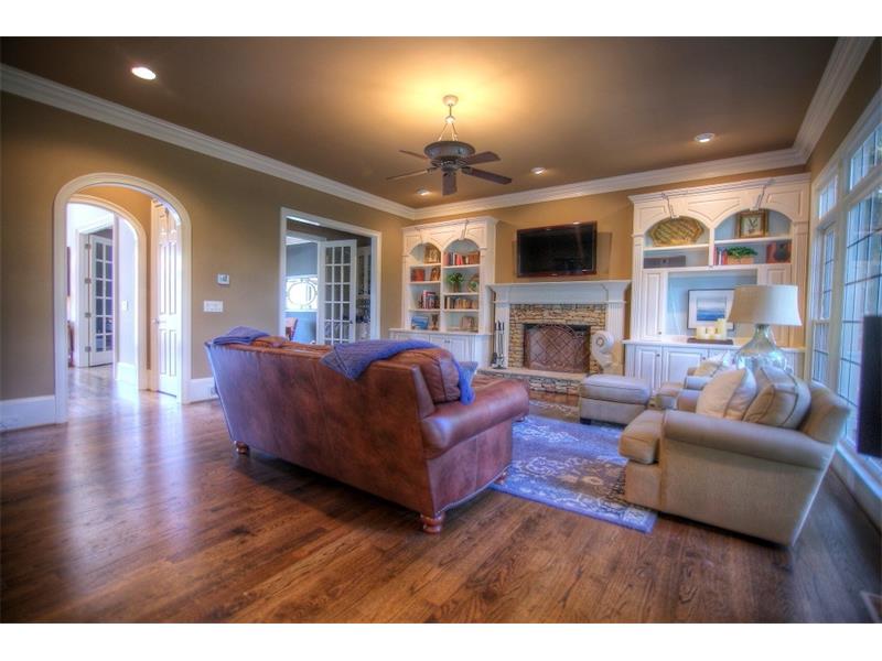 2735 Eudora Trl