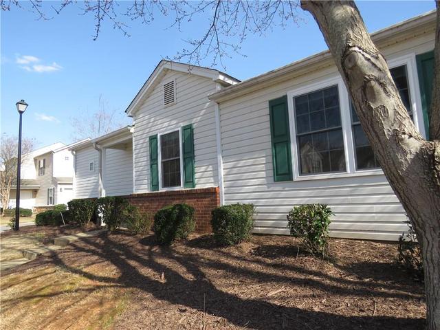 2743 Lake Park Rdg W