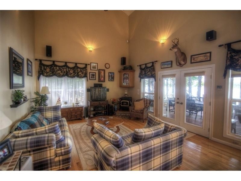 For Sale: 4933 Boat Club Dr Acworth, GA 30101