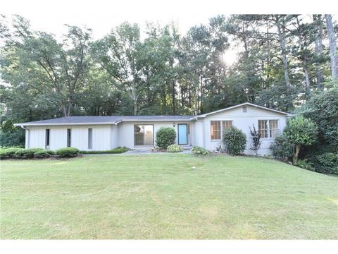 1206 Parkwood Chase