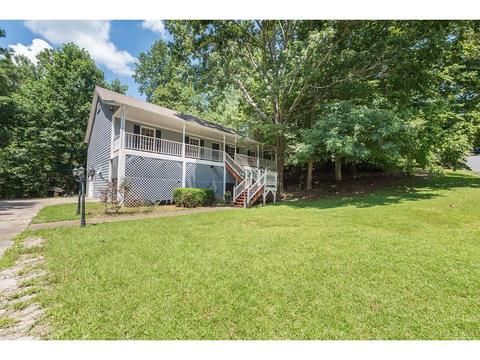 1206 Parkwood Chase