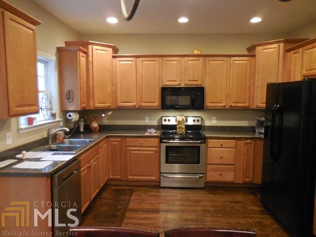 211 Stoney Point Cv