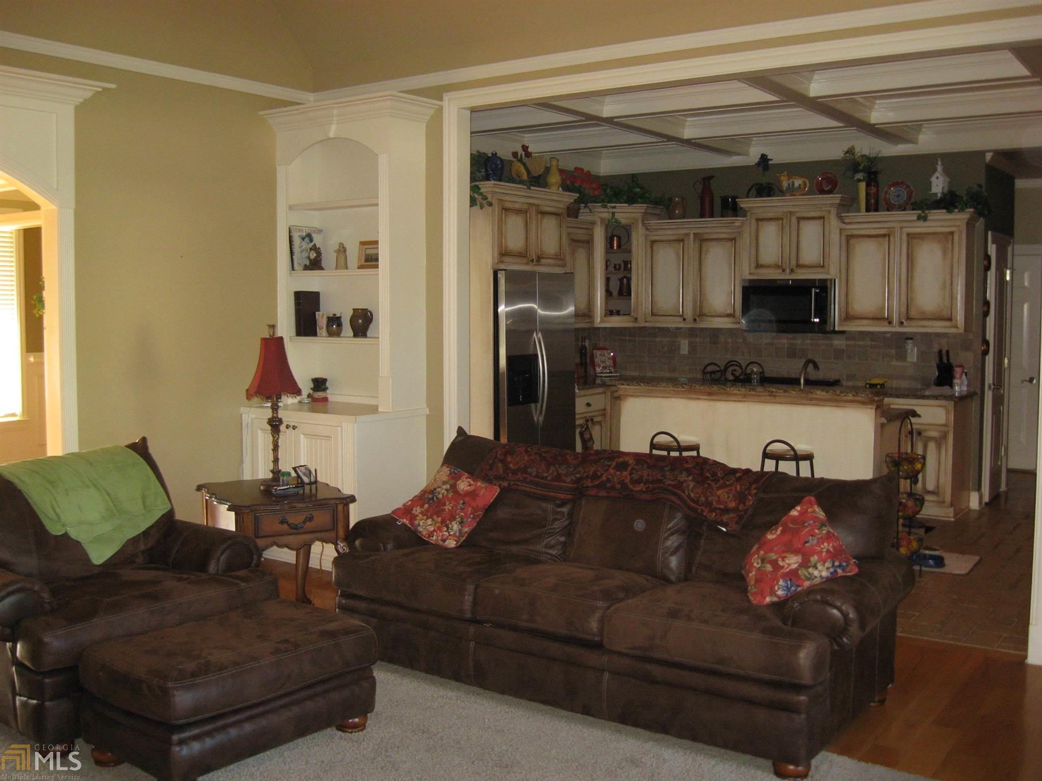 135 Colonial Cir