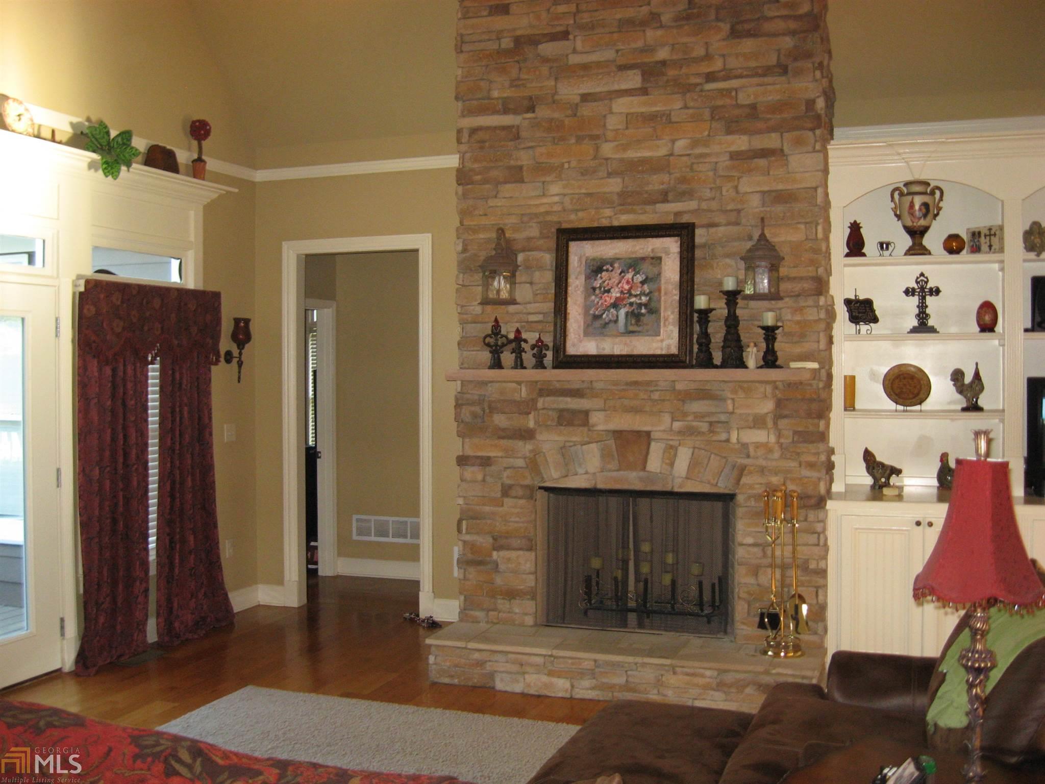 135 Colonial Cir