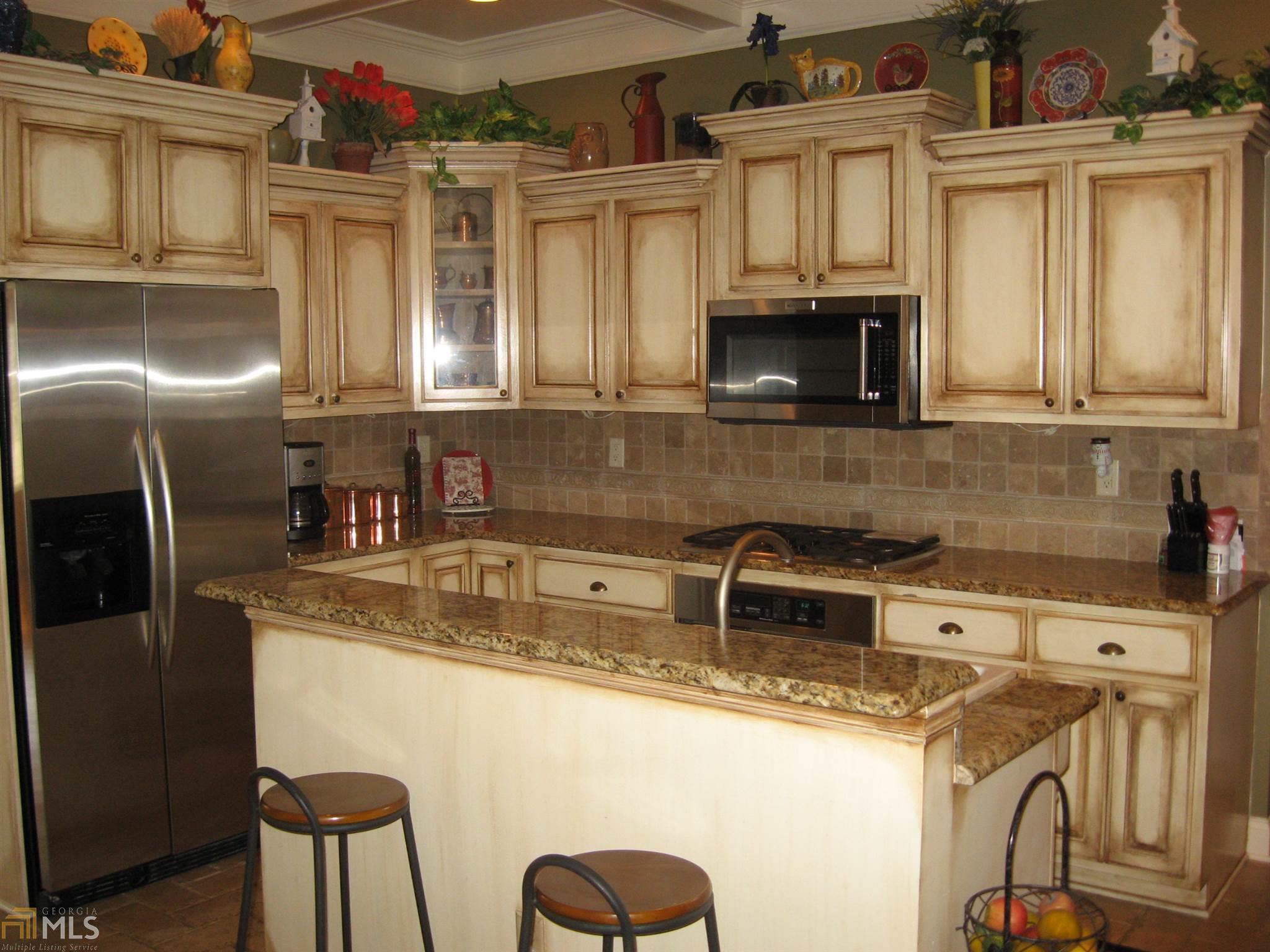135 Colonial Cir