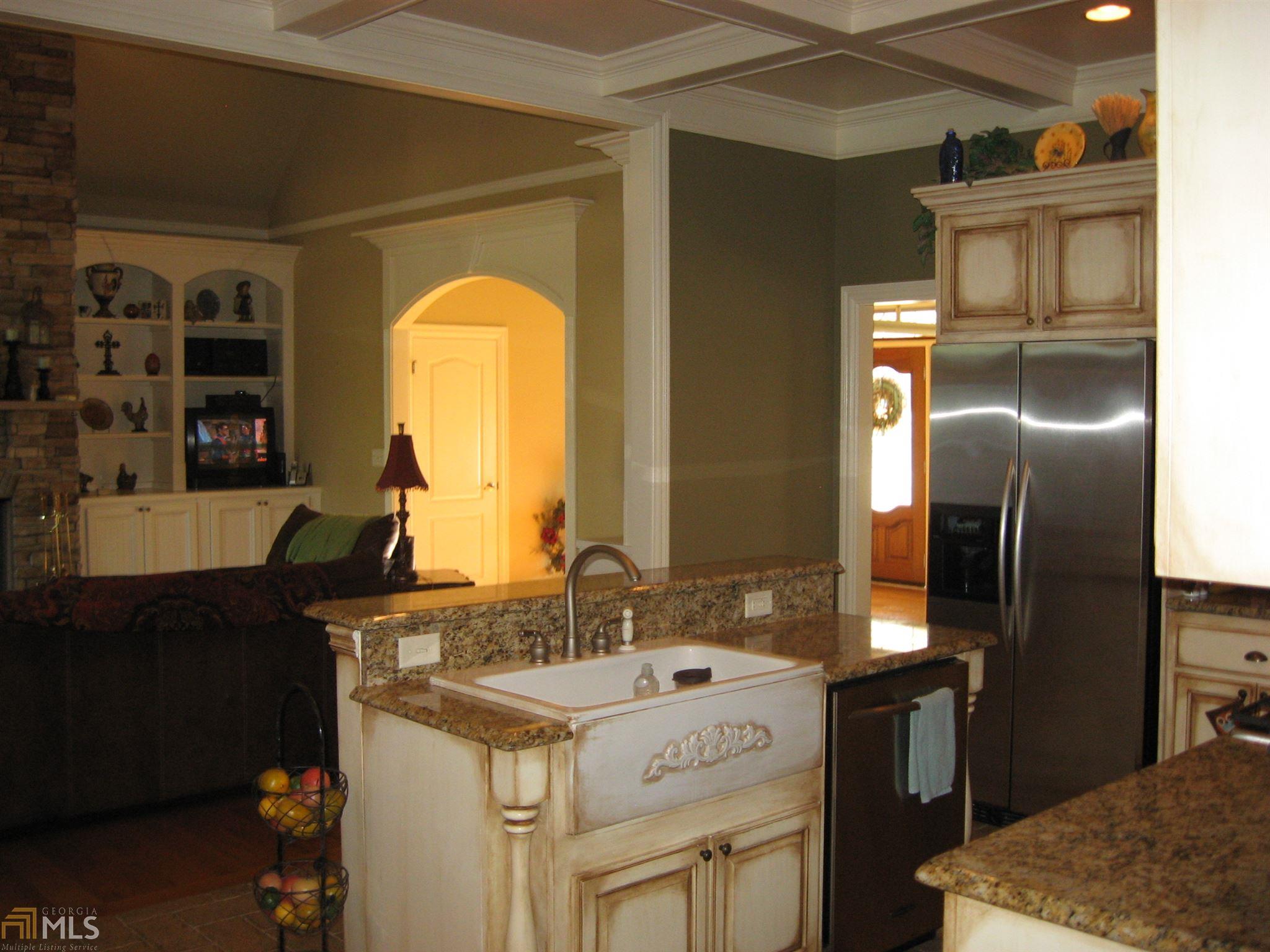 135 Colonial Cir