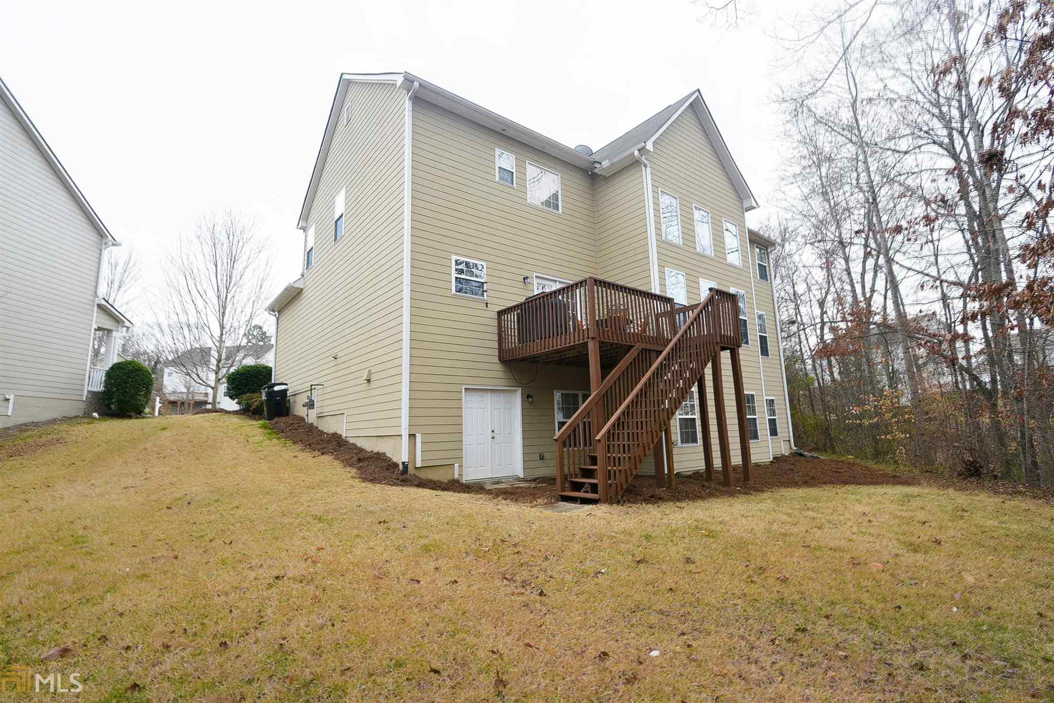 5990 Lakeshore Dr SE