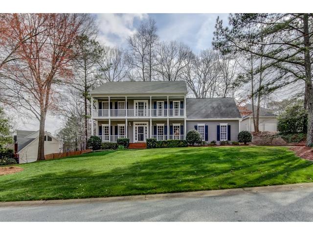 919 Wandering Vine Dr SE