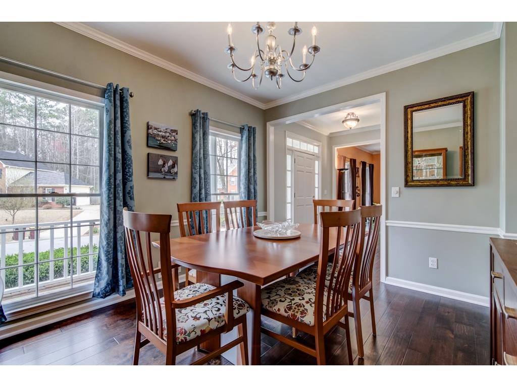 919 Wandering Vine Dr SE