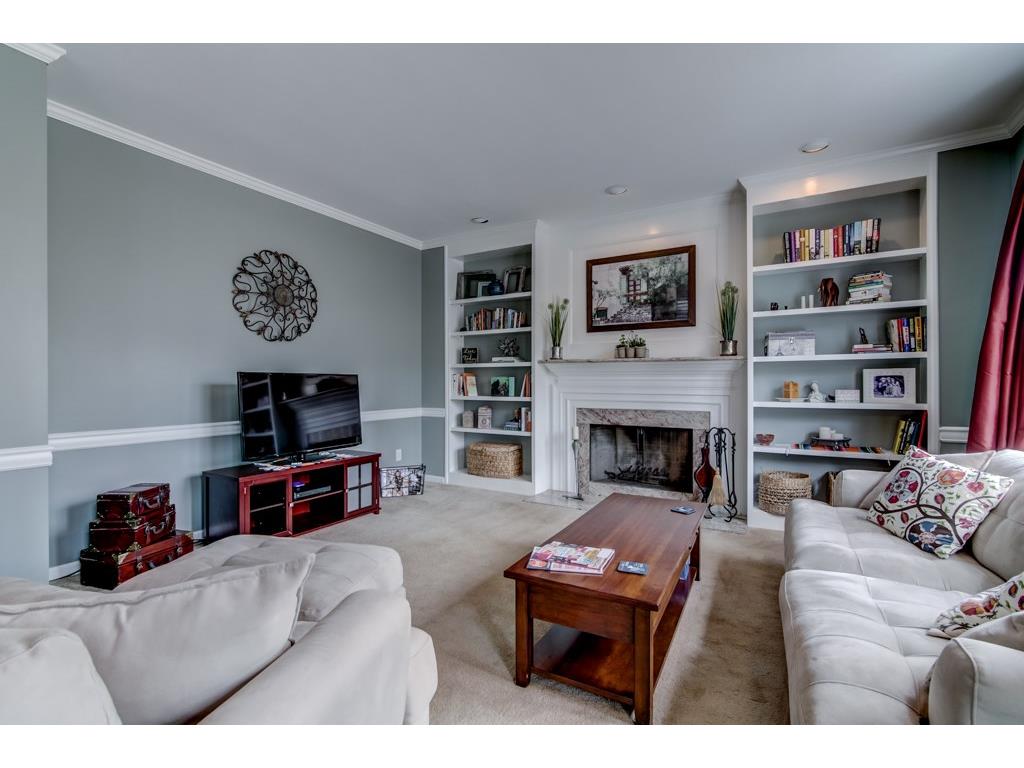 919 Wandering Vine Dr SE