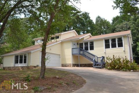3310 Stoneybrook Dr