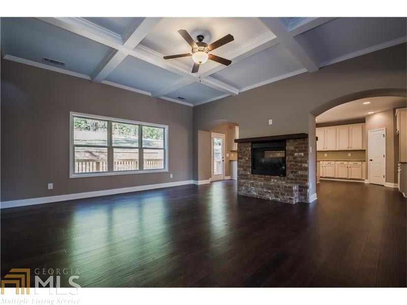 5786 Larch Ln