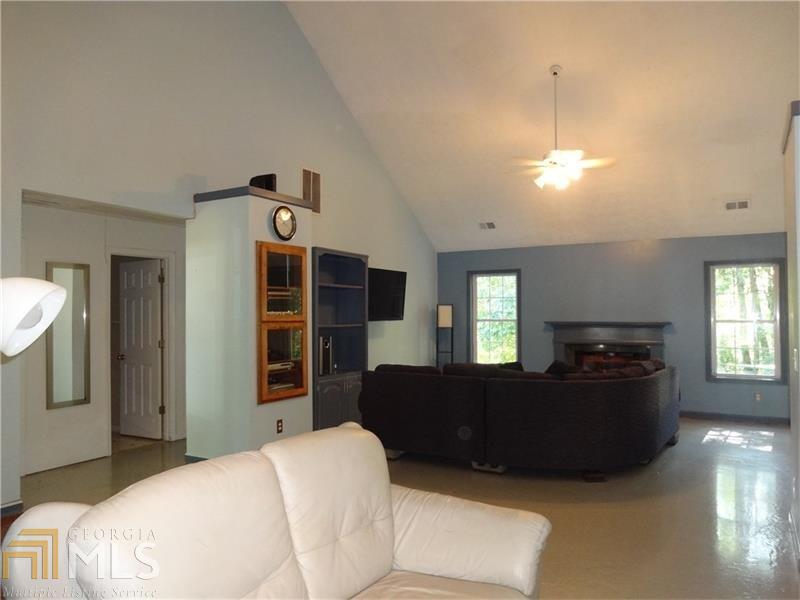 35 Pooles Bend Way