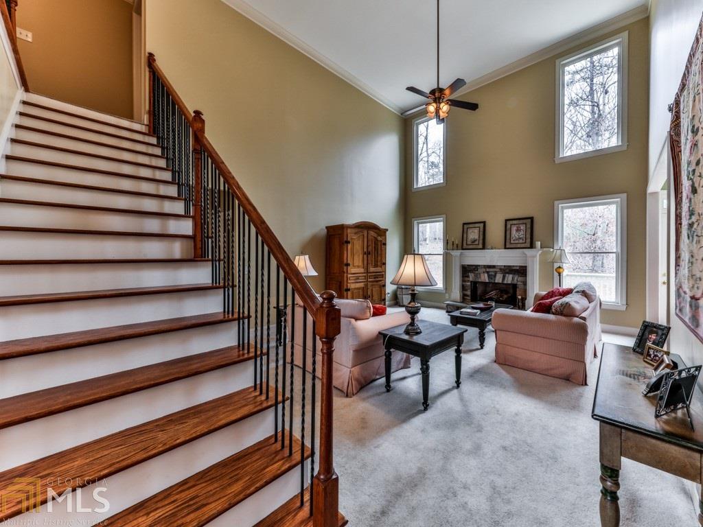 335 Ridgeview Dr