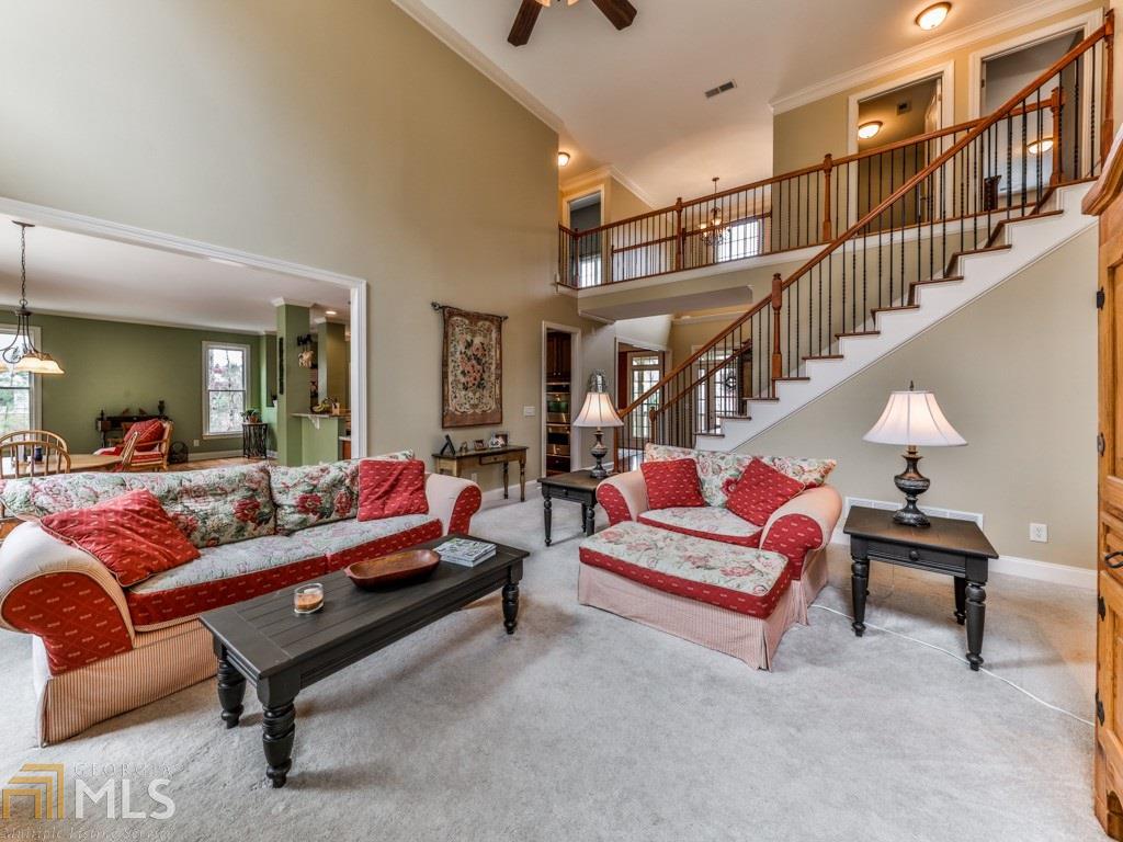 335 Ridgeview Dr