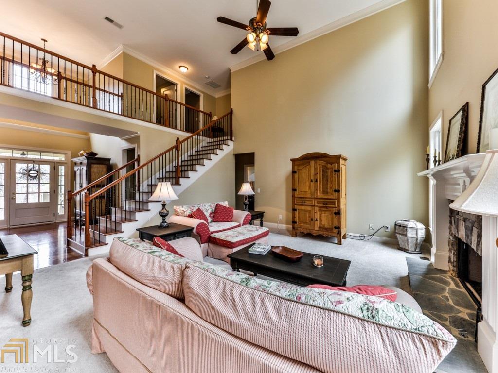 335 Ridgeview Dr