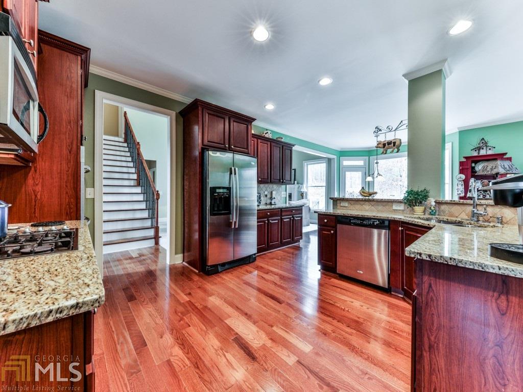 335 Ridgeview Dr
