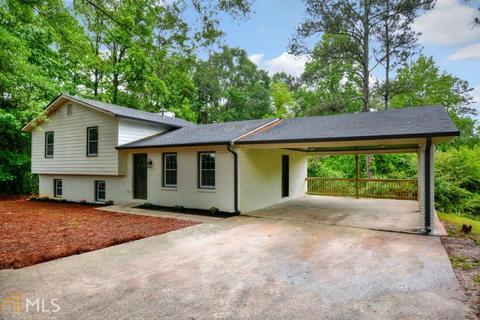 1390 Stonehenge Ct NW
