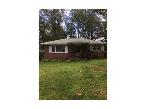 43 Lyons Dr NW