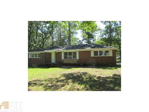43 Lyons Dr NW