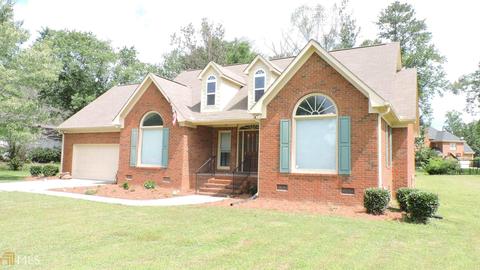 18 Westlyn Dr