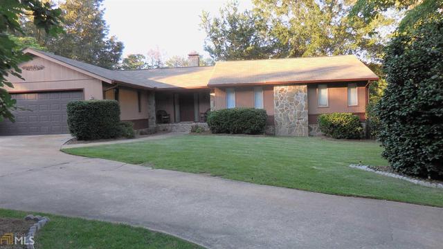 6102 Wayfarer Dr
