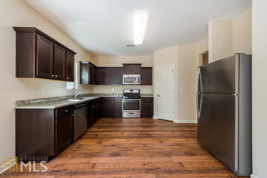 655 St Isaac Ct