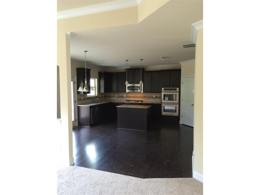 855 Lorrimont Ln