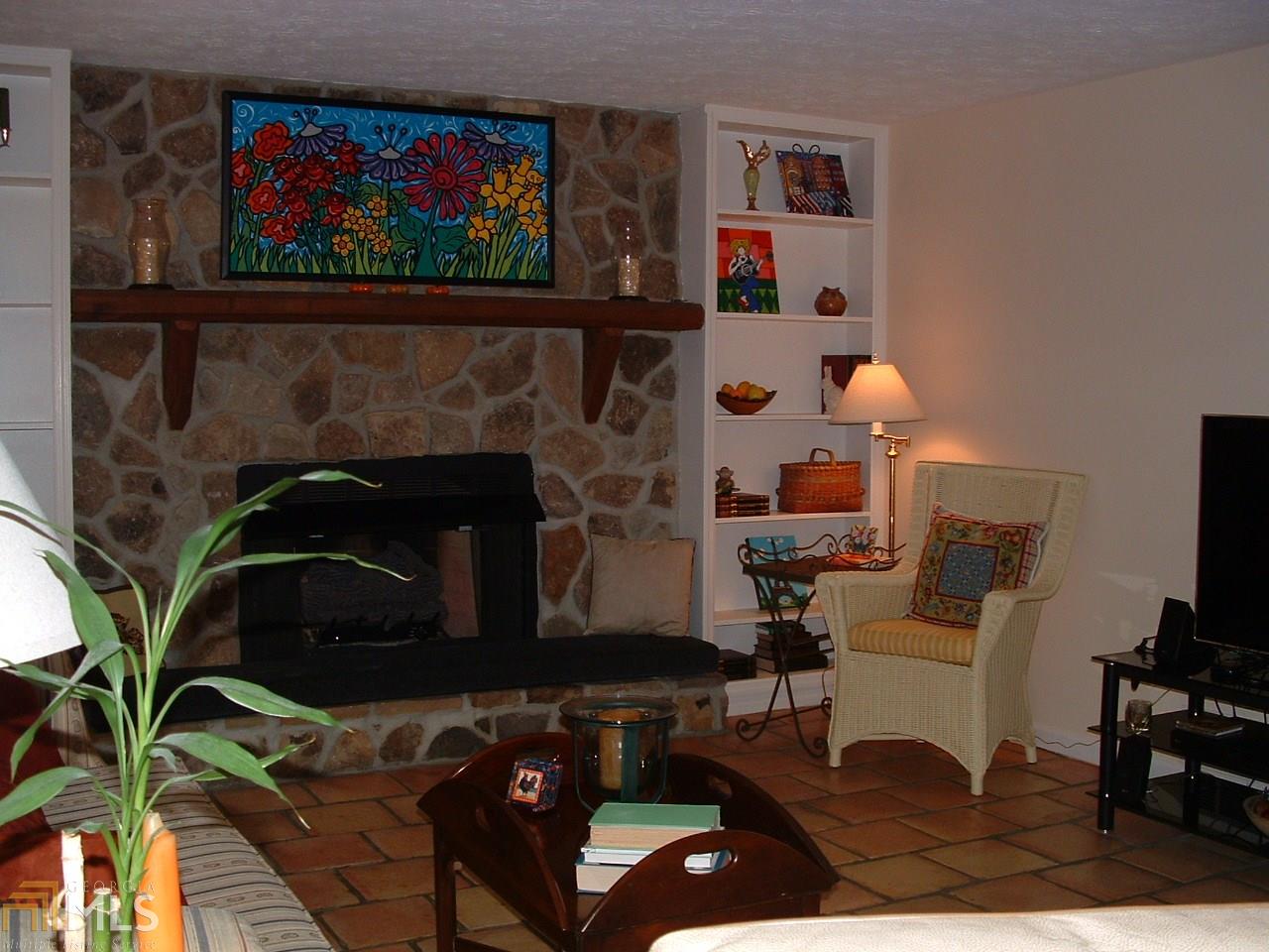 240 Country Squire Dr